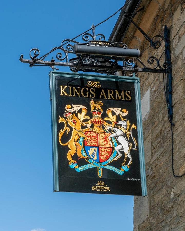 The Kings Arms Hotel Melksham Εξωτερικό φωτογραφία